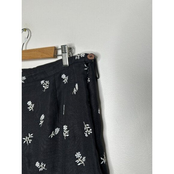 Talbots 100% Irish Linen Black Floral Embroidered Lagenlook Capri Pants Size 18 - Picture 3 of 10